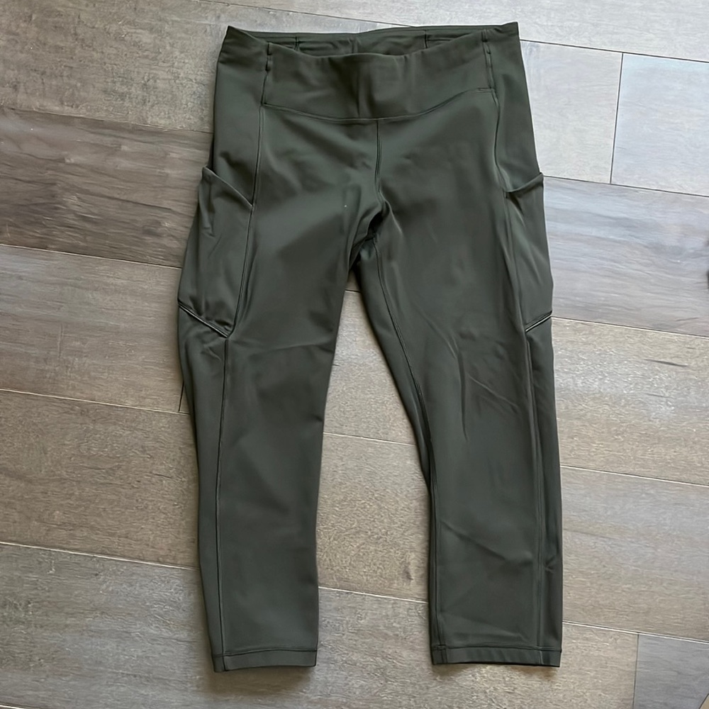 Lululemon olive cropped leggings